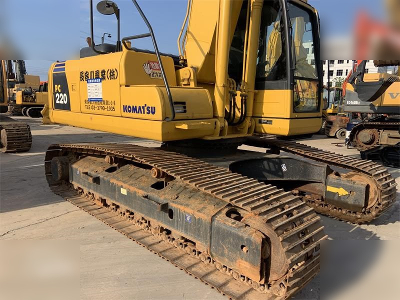 Pásové rýpadlo KOMATSU PC220-8N1: obrázek 9