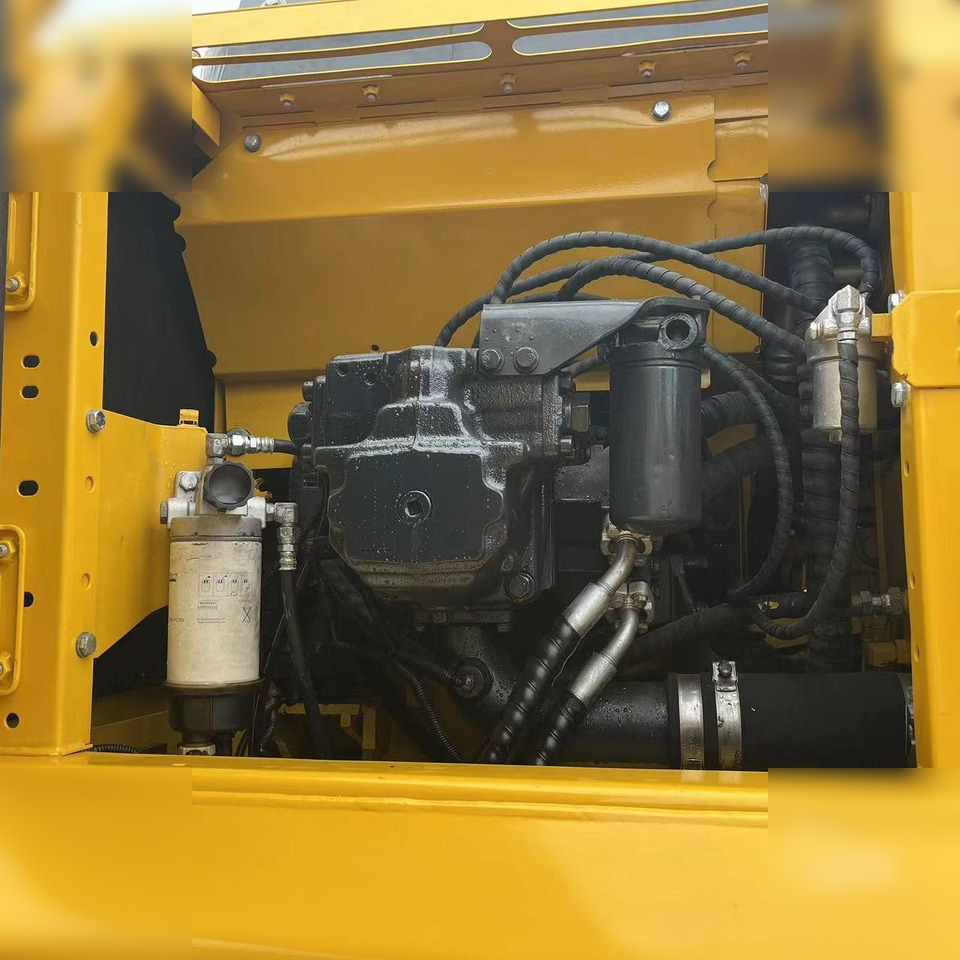 KOMATSU PC240 LC-8 - Pásové rýpadlo: obrázek 5 KOMATSU PC240 LC-8 - Pásové rýpadlo: obrázek 5