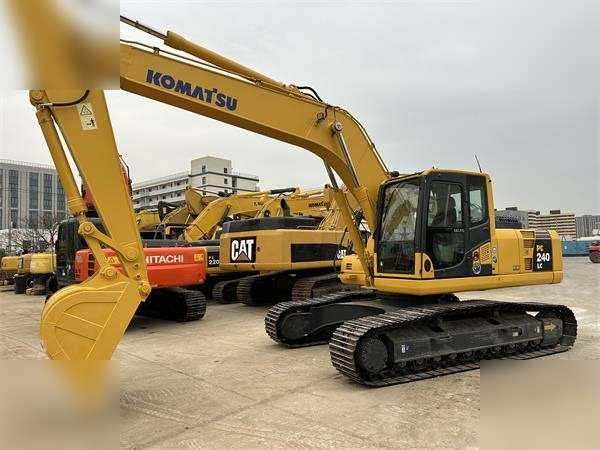 KOMATSU PC240 LC-8 - Pásové rýpadlo: obrázek 2 KOMATSU PC240 LC-8 - Pásové rýpadlo: obrázek 2