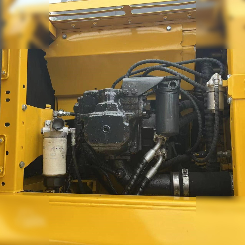 KOMATSU PC240 LC-8 - Pásové rýpadlo: obrázek 5 KOMATSU PC240 LC-8 - Pásové rýpadlo: obrázek 5