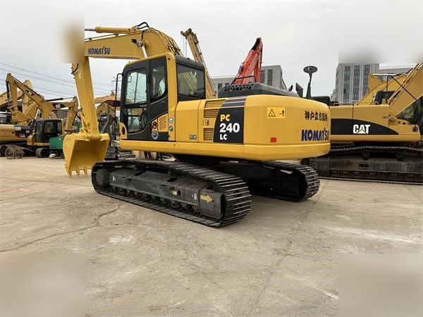 KOMATSU PC240 LC-8 - Pásové rýpadlo: obrázek 4 KOMATSU PC240 LC-8 - Pásové rýpadlo: obrázek 4