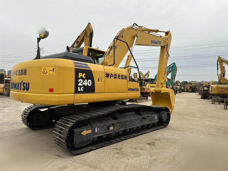 KOMATSU PC240 LC-8 - Pásové rýpadlo: obrázek 3 KOMATSU PC240 LC-8 - Pásové rýpadlo: obrázek 3