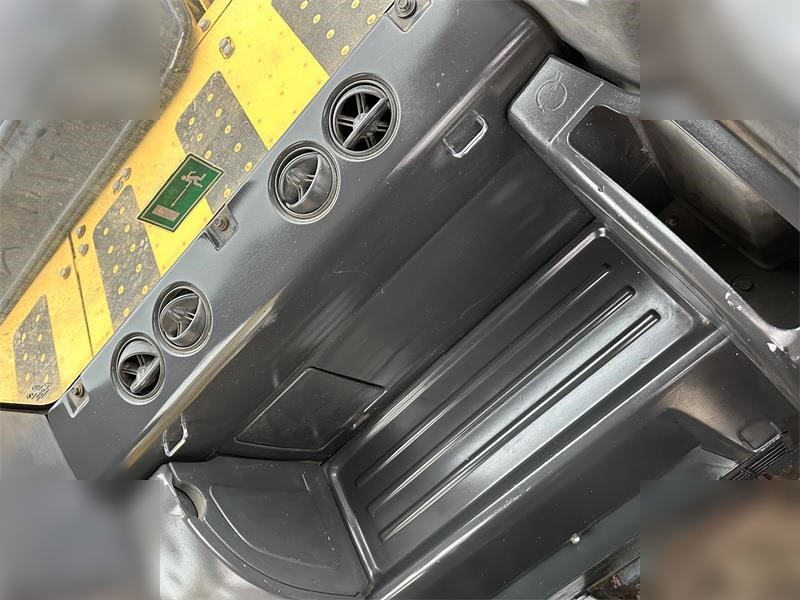 Pásové rýpadlo KOMATSU PC240 LC-8: obrázek 10