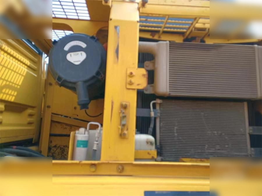 KOMATSU PC300-7 - Pásové rýpadlo: obrázek 5 KOMATSU PC300-7 - Pásové rýpadlo: obrázek 5