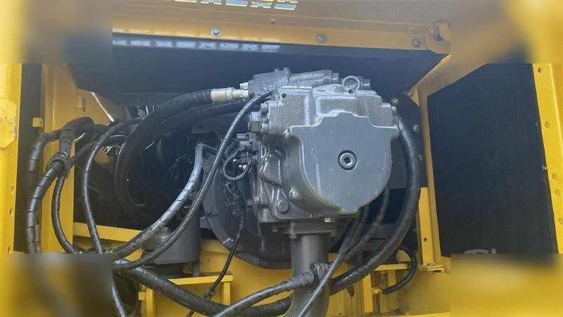 KOMATSU PC400-8 - Pásové rýpadlo: obrázek 5 KOMATSU PC400-8 - Pásové rýpadlo: obrázek 5