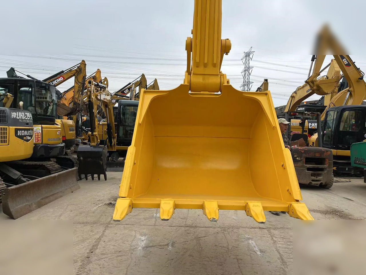 KOMATSU PC450-8 - Pásové rýpadlo: obrázek 4 KOMATSU PC450-8 - Pásové rýpadlo: obrázek 4