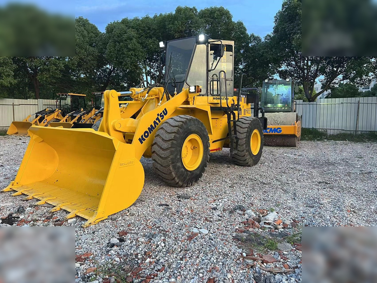 KOMATSU WA320-3 - Kolový nakladač: obrázek 1 KOMATSU WA320-3 - Kolový nakladač: obrázek 1