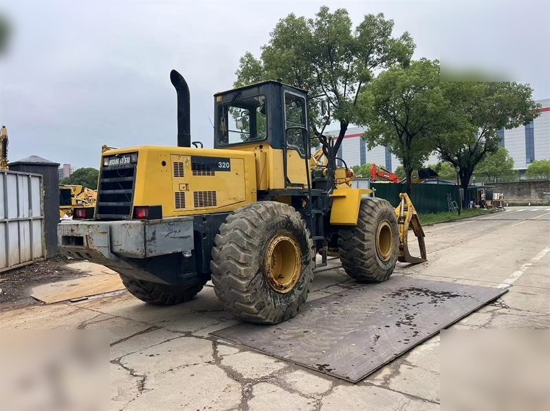 KOMATSU WA320-3 - Kolový nakladač: obrázek 3 KOMATSU WA320-3 - Kolový nakladač: obrázek 3