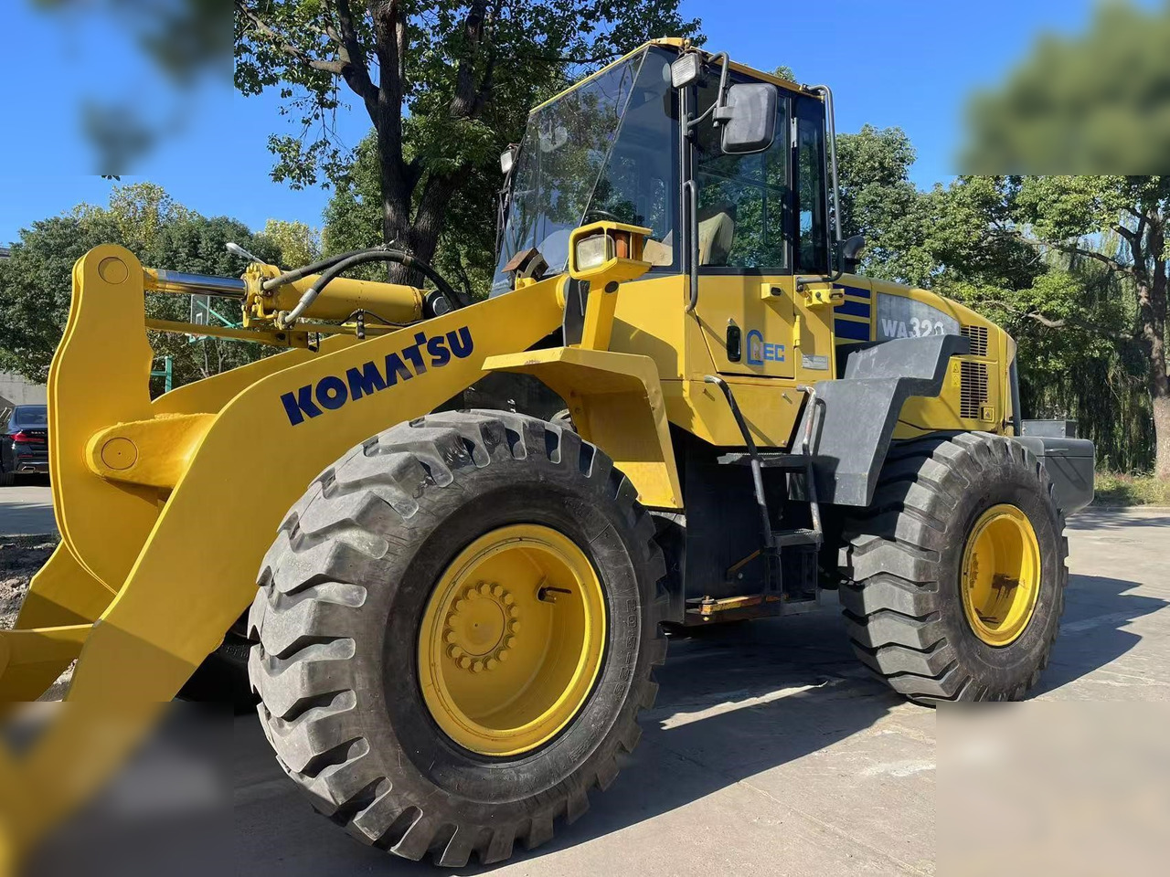 KOMATSU WA320-5 - Kolový nakladač: obrázek 4 KOMATSU WA320-5 - Kolový nakladač: obrázek 4