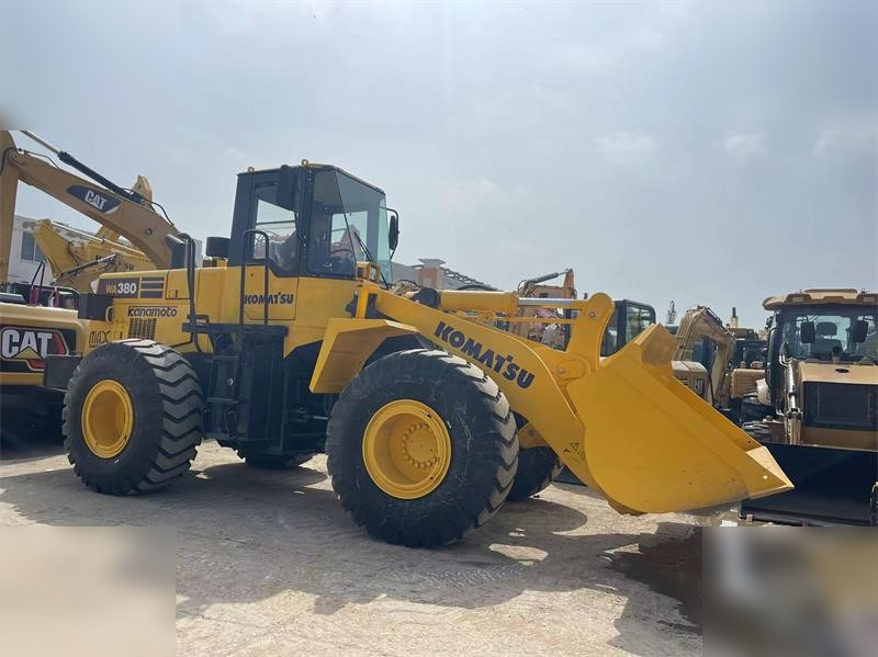 KOMATSU WA380-3 - Kolový nakladač: obrázek 4 KOMATSU WA380-3 - Kolový nakladač: obrázek 4