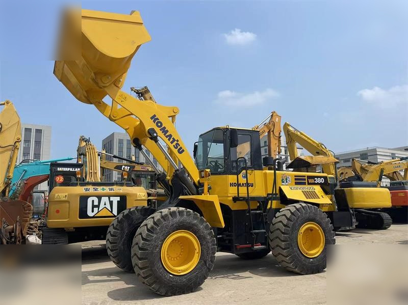 KOMATSU WA380-3 - Kolový nakladač: obrázek 2 KOMATSU WA380-3 - Kolový nakladač: obrázek 2