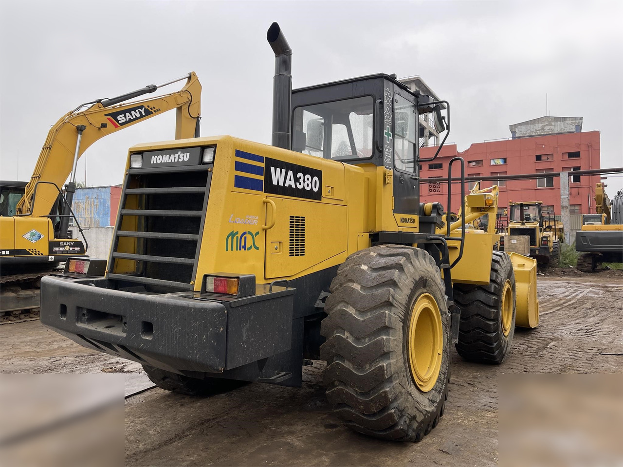 KOMATSU WA380-3 - Kolový nakladač: obrázek 2 KOMATSU WA380-3 - Kolový nakladač: obrázek 2