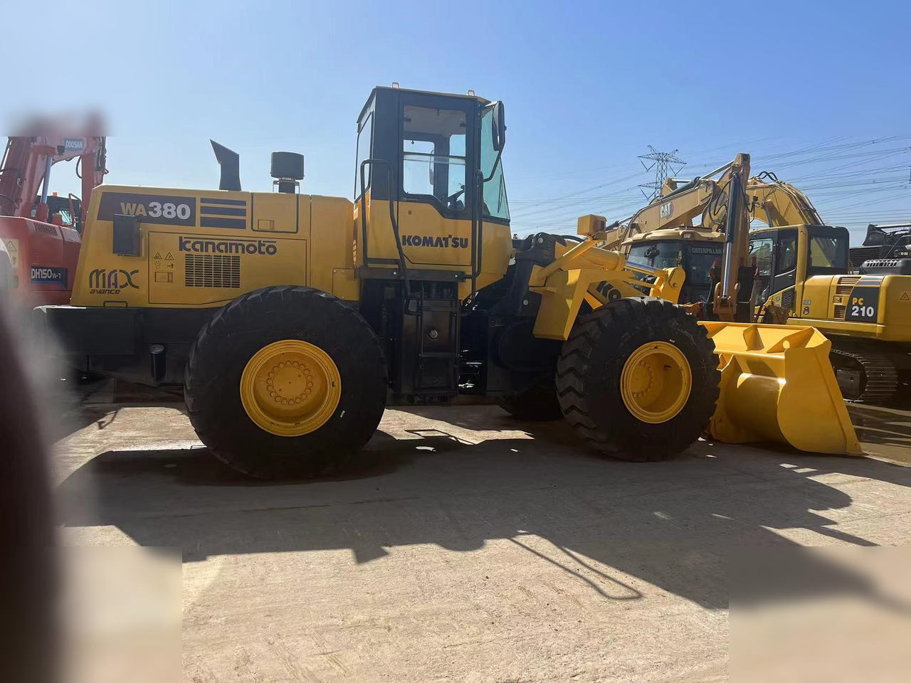 KOMATSU WA380-3 - Kolový nakladač: obrázek 1 KOMATSU WA380-3 - Kolový nakladač: obrázek 1