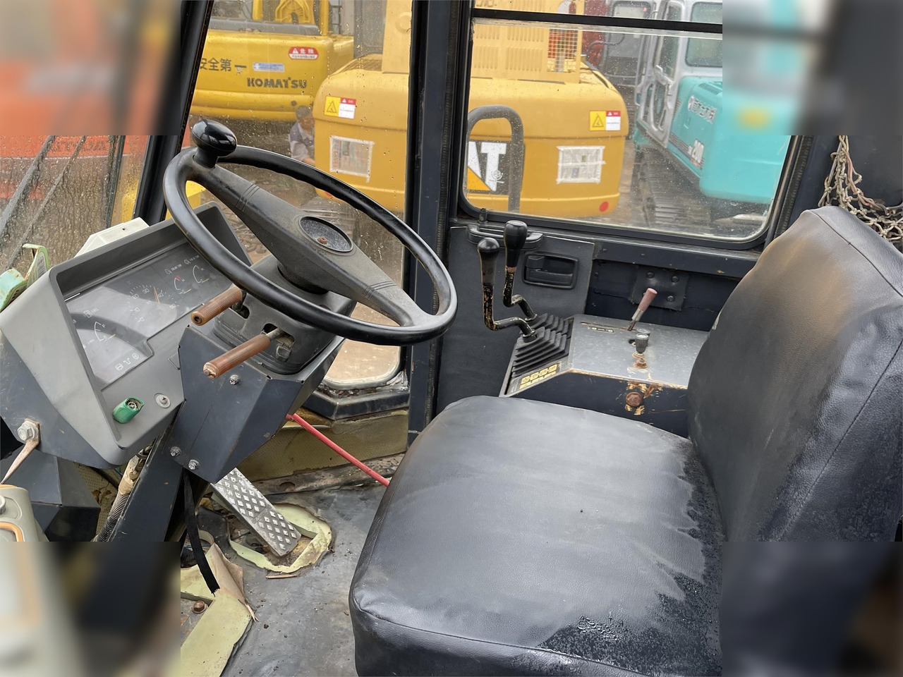 KOMATSU WA380-3 - Kolový nakladač: obrázek 5 KOMATSU WA380-3 - Kolový nakladač: obrázek 5
