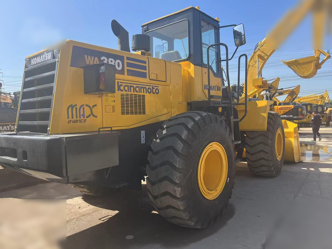 KOMATSU WA380-3 - Kolový nakladač: obrázek 2 KOMATSU WA380-3 - Kolový nakladač: obrázek 2