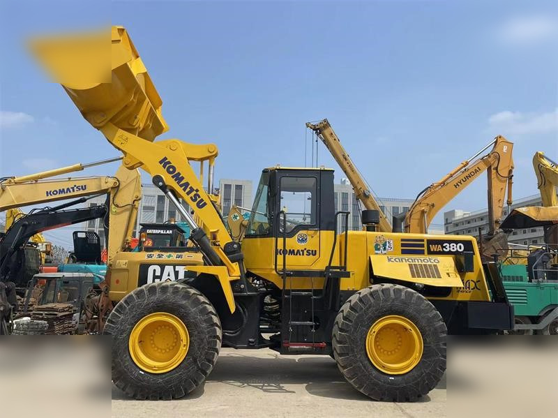 KOMATSU WA380-3 - Kolový nakladač: obrázek 1 KOMATSU WA380-3 - Kolový nakladač: obrázek 1