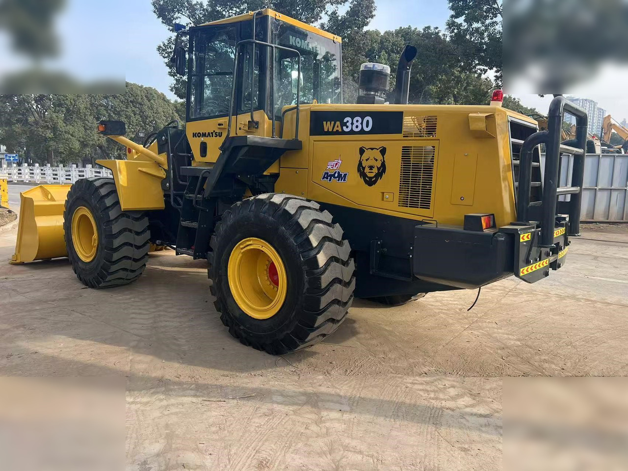 KOMATSU WA380-6 - Kolový nakladač: obrázek 3 KOMATSU WA380-6 - Kolový nakladač: obrázek 3