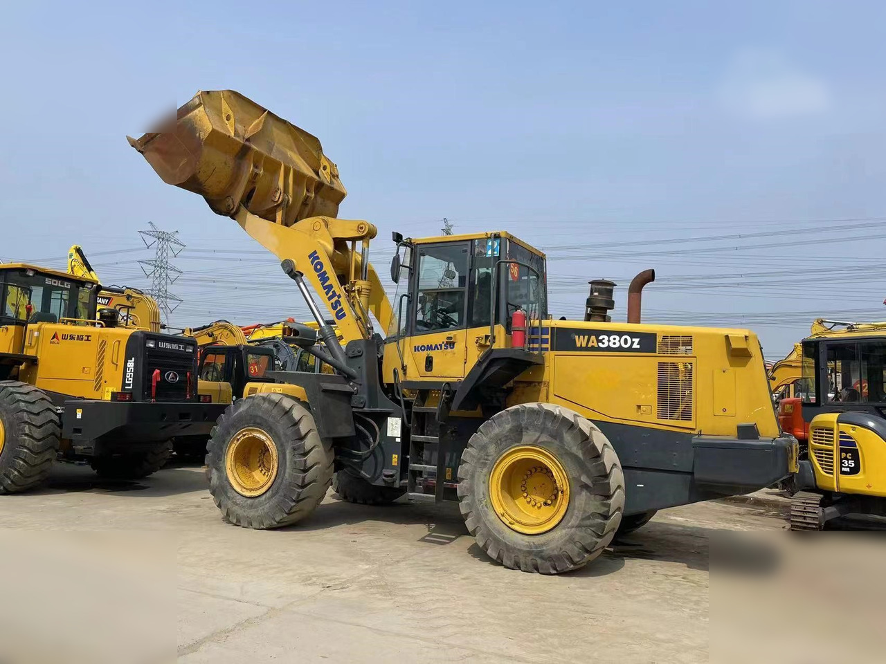 KOMATSU WA380Z-6 - Kolový nakladač: obrázek 2 KOMATSU WA380Z-6 - Kolový nakladač: obrázek 2
