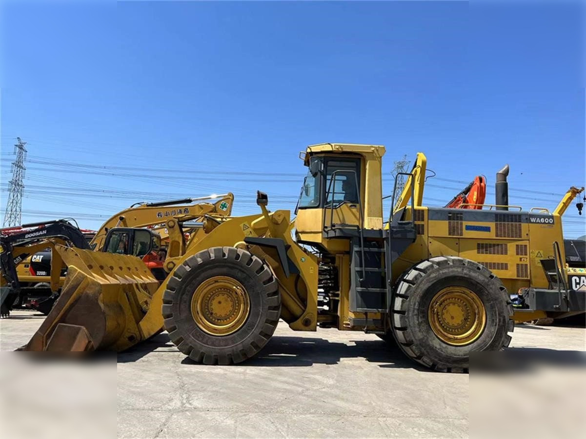 KOMATSU WA600-3 - Kolový nakladač: obrázek 5 KOMATSU WA600-3 - Kolový nakladač: obrázek 5