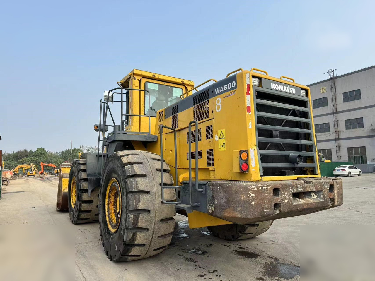 KOMATSU WA600-3 - Kolový nakladač: obrázek 3 KOMATSU WA600-3 - Kolový nakladač: obrázek 3