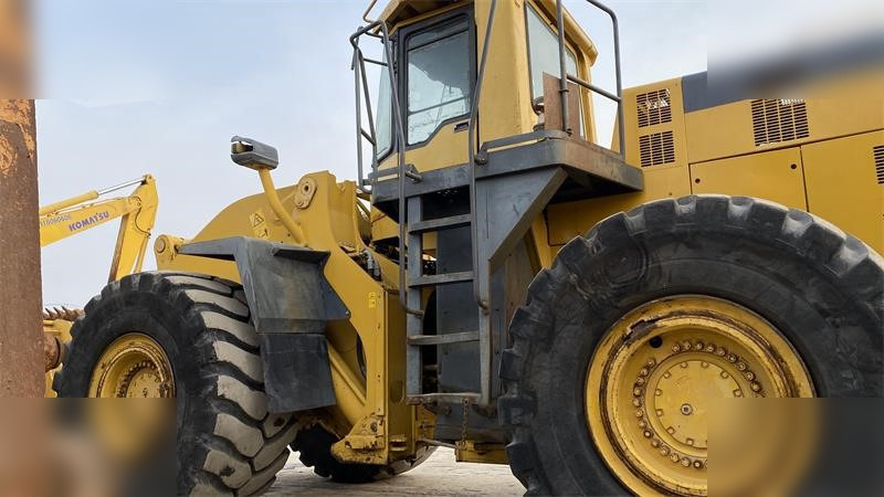 KOMATSU WA600-3 - Kolový nakladač: obrázek 4 KOMATSU WA600-3 - Kolový nakladač: obrázek 4