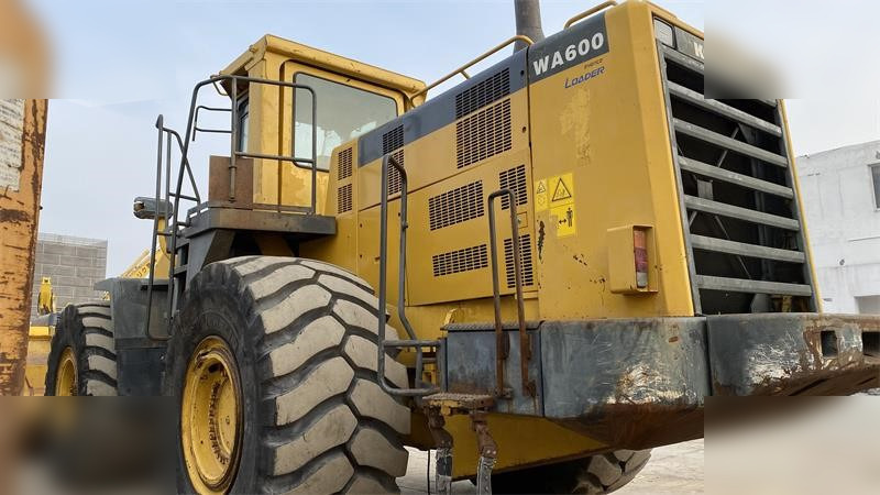 KOMATSU WA600-3 - Kolový nakladač: obrázek 5 KOMATSU WA600-3 - Kolový nakladač: obrázek 5