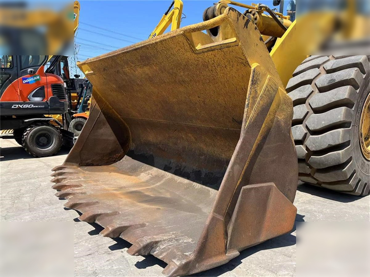 KOMATSU WA600-3 - Kolový nakladač: obrázek 4 KOMATSU WA600-3 - Kolový nakladač: obrázek 4