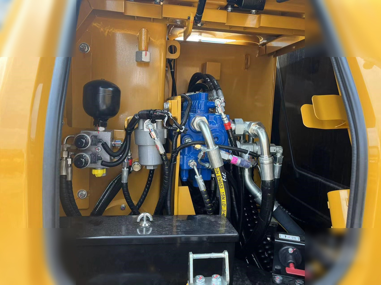 Pásové rýpadlo SANY SY60C: obrázek 10