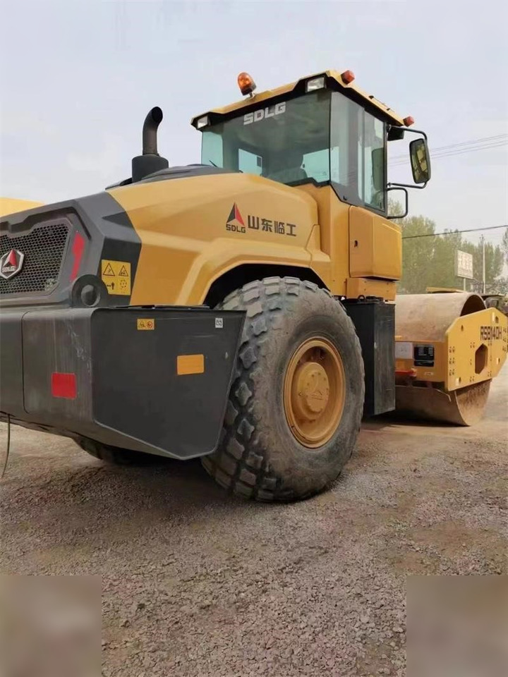 SDLG RS8140H - Válec: obrázek 2 SDLG RS8140H - Válec: obrázek 2