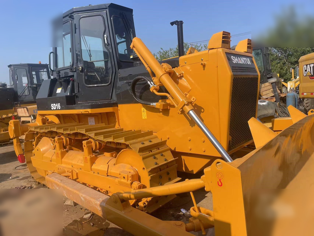 SHANTUI SD16 - Buldozer: obrázek 1 SHANTUI SD16 - Buldozer: obrázek 1