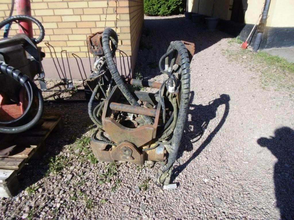 Engcon rotor tilt - Tiltrotátor pro Stavební technika: obrázek 2 Engcon rotor tilt - Tiltrotátor pro Stavební technika: obrázek 2