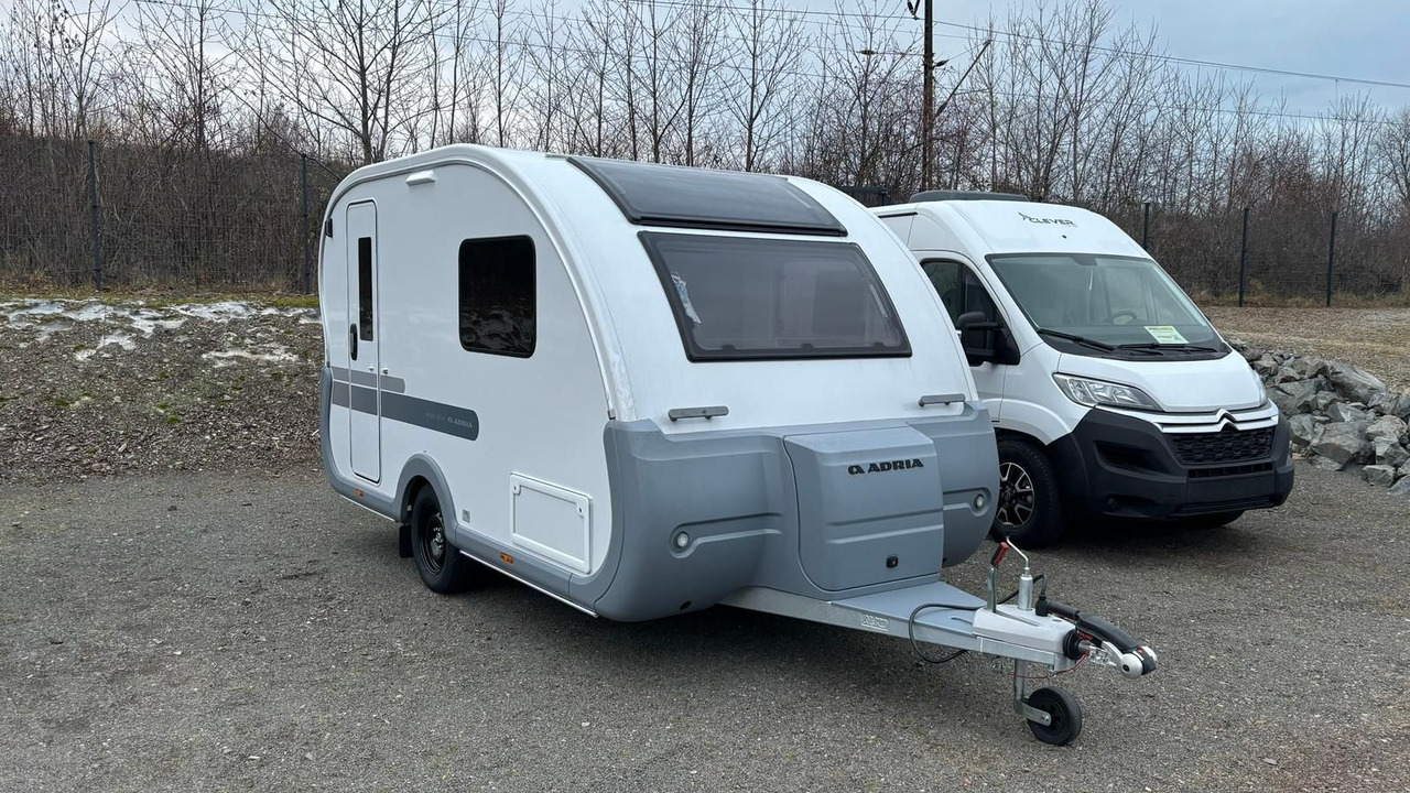 Adria Action 391 LH*1.500KG*EL.FB.-TEMP.*SCHWENK-TISCH - Karavan: obrázek 2 Adria Action 391 LH*1.500KG*EL.FB.-TEMP.*SCHWENK-TISCH - Karavan: obrázek 2