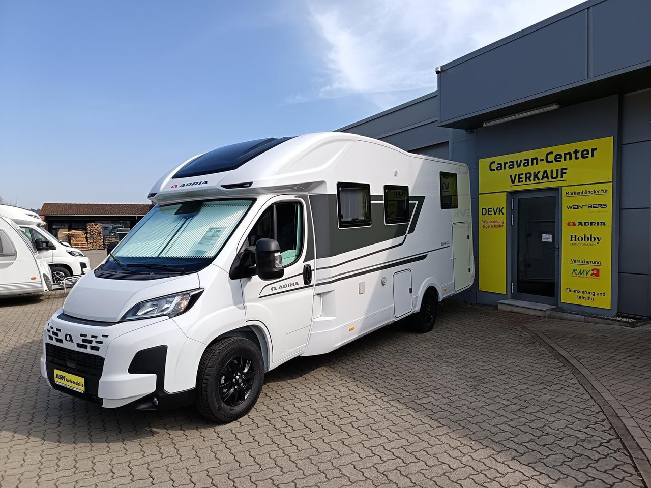Adria Coral ALL-IN 650 DL*LUFTFEDERUNG HA*SOLAR*SOFORT - Polointegrovaný obytný vůz: obrázek 3 Adria Coral ALL-IN 650 DL*LUFTFEDERUNG HA*SOLAR*SOFORT - Polointegrovaný obytný vůz: obrázek 3