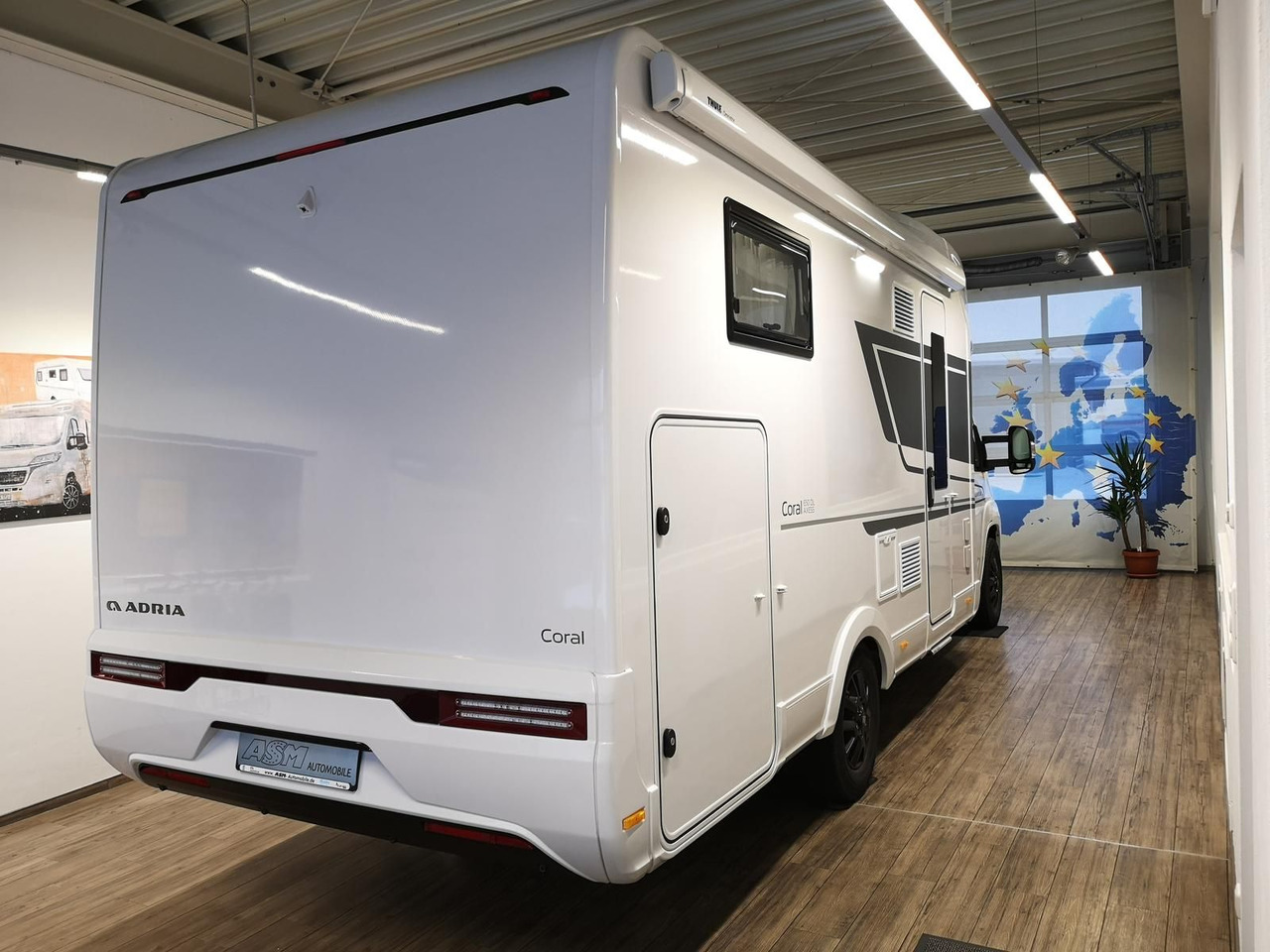 Adria Coral ALL-IN 650 DL*SOLAR*MARKISE*NAVI*SOFORT* - Polointegrovaný obytný vůz: obrázek 4 Adria Coral ALL-IN 650 DL*SOLAR*MARKISE*NAVI*SOFORT* - Polointegrovaný obytný vůz: obrázek 4
