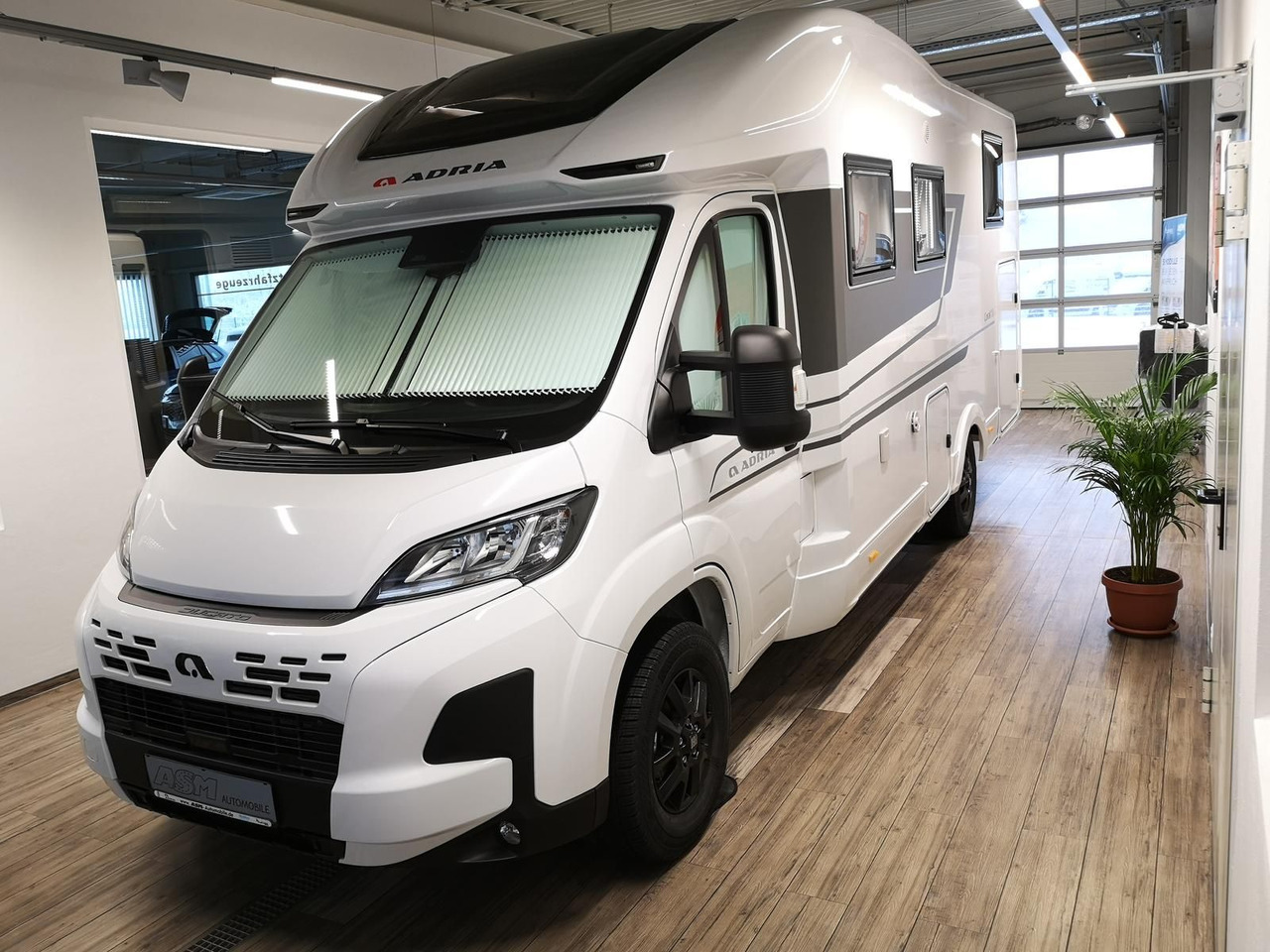 Adria Coral ALL-IN 650 DL*SOLAR*MARKISE*NAVI*SOFORT* - Polointegrovaný obytný vůz: obrázek 2 Adria Coral ALL-IN 650 DL*SOLAR*MARKISE*NAVI*SOFORT* - Polointegrovaný obytný vůz: obrázek 2