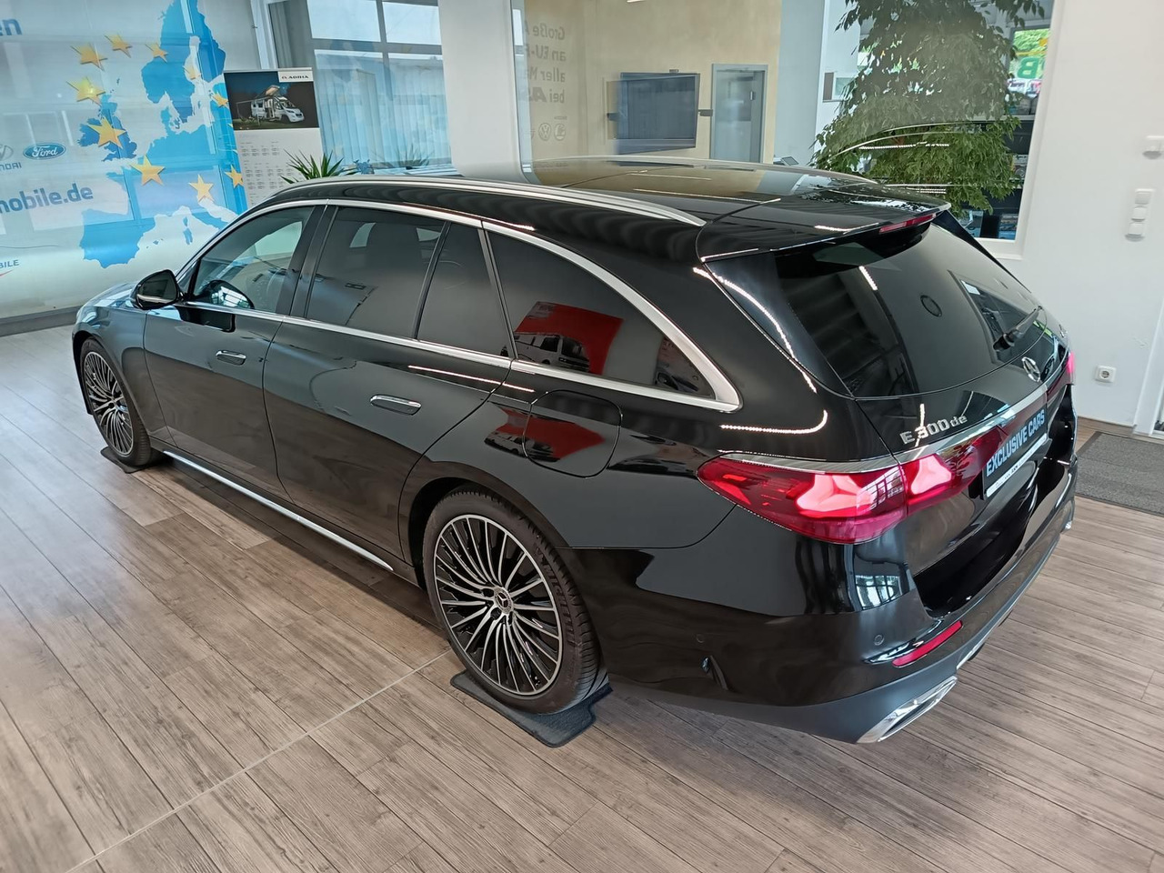 Mercedes-Benz E 300 T de 4M*AMG LINE ADVANCED PLUS*AHK*360°* - Kombi: obrázek 4 Mercedes-Benz E 300 T de 4M*AMG LINE ADVANCED PLUS*AHK*360°* - Kombi: obrázek 4