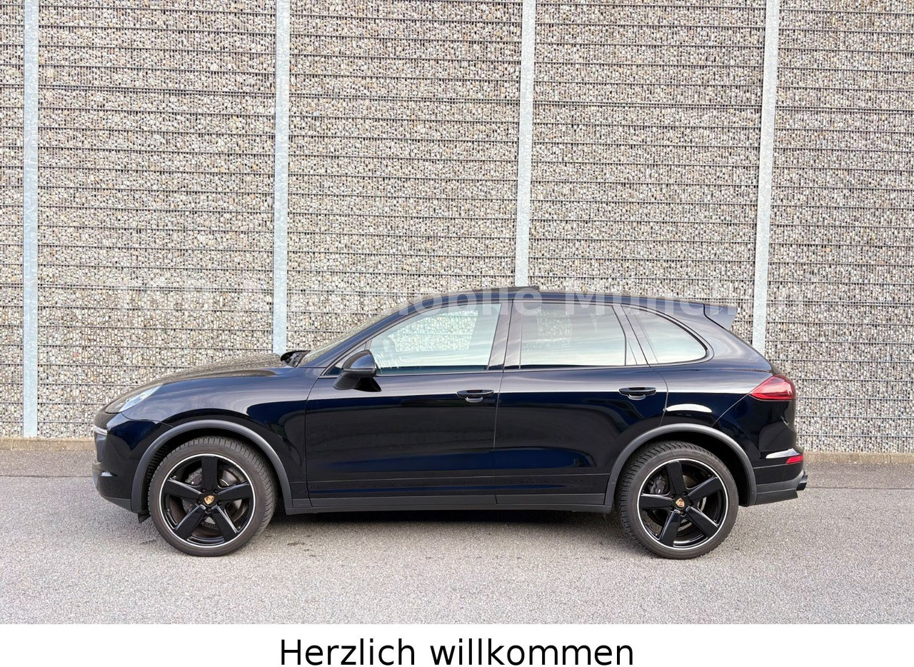 Porsche Cayenne Diesel*Panorama*BOSE*Kamera*PDLS*21Zoll* - SUV: obrázek 2 Porsche Cayenne Diesel*Panorama*BOSE*Kamera*PDLS*21Zoll* - SUV: obrázek 2