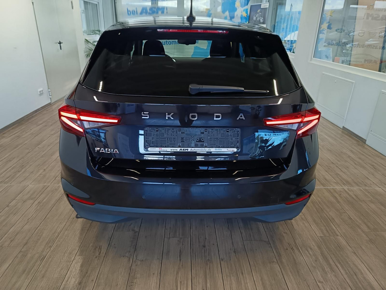 Skoda Fabia 130 Jahre 1,0 TSI*AHK-VORBER.*5J.GARANTIE* - Sedan: obrázek 5 Skoda Fabia 130 Jahre 1,0 TSI*AHK-VORBER.*5J.GARANTIE* - Sedan: obrázek 5