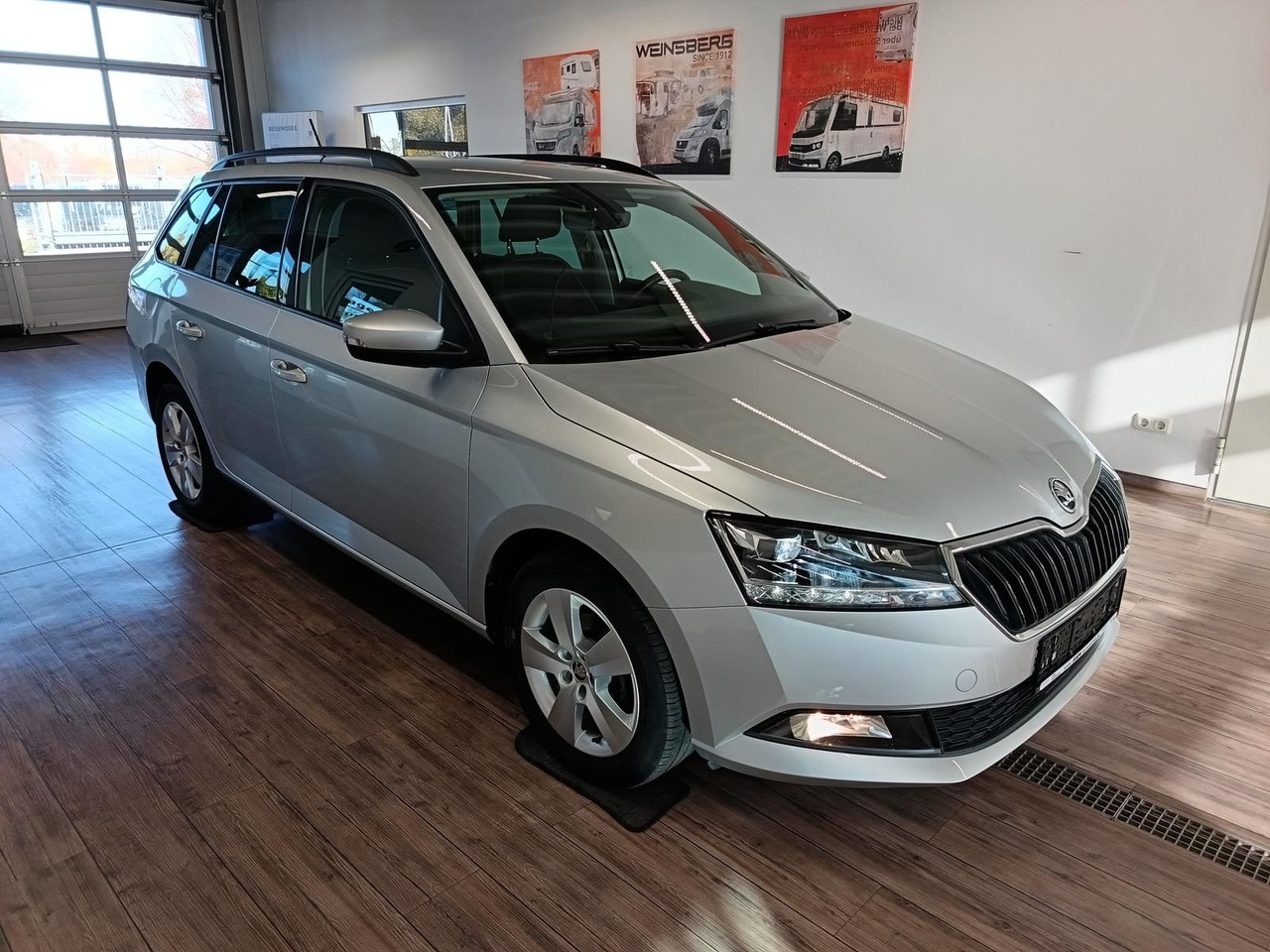 Skoda Fabia Combi Style 1.0 TSI*AHK*LED*R-KAM*PDC*SHZ* - Kombi: obrázek 3 Skoda Fabia Combi Style 1.0 TSI*AHK*LED*R-KAM*PDC*SHZ* - Kombi: obrázek 3