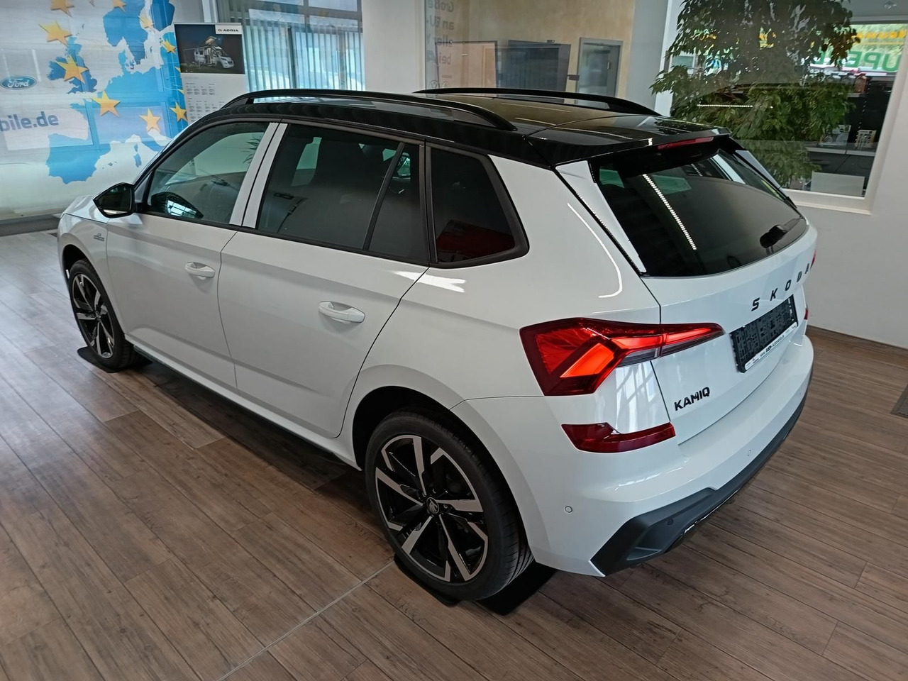 Skoda Kamiq Monte Carlo 1,5 TSI DSG*AHK*PANO*LED*ACC* - SUV: obrázek 4 Skoda Kamiq Monte Carlo 1,5 TSI DSG*AHK*PANO*LED*ACC* - SUV: obrázek 4