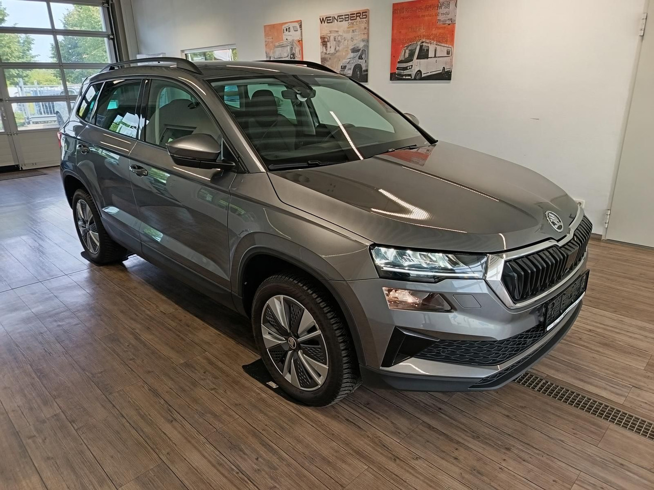 Skoda Karoq Style 1,5TSI DSG*AHK-VORBER*NAVI*LED*R-KAM - SUV: obrázek 3 Skoda Karoq Style 1,5TSI DSG*AHK-VORBER*NAVI*LED*R-KAM - SUV: obrázek 3