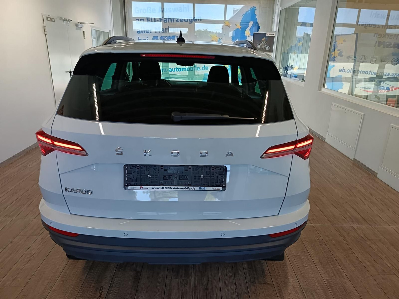 Skoda Karoq Style 1,5TSI DSG*AHK-VORBER*NAVI*LED*R-KAM - SUV: obrázek 5 Skoda Karoq Style 1,5TSI DSG*AHK-VORBER*NAVI*LED*R-KAM - SUV: obrázek 5