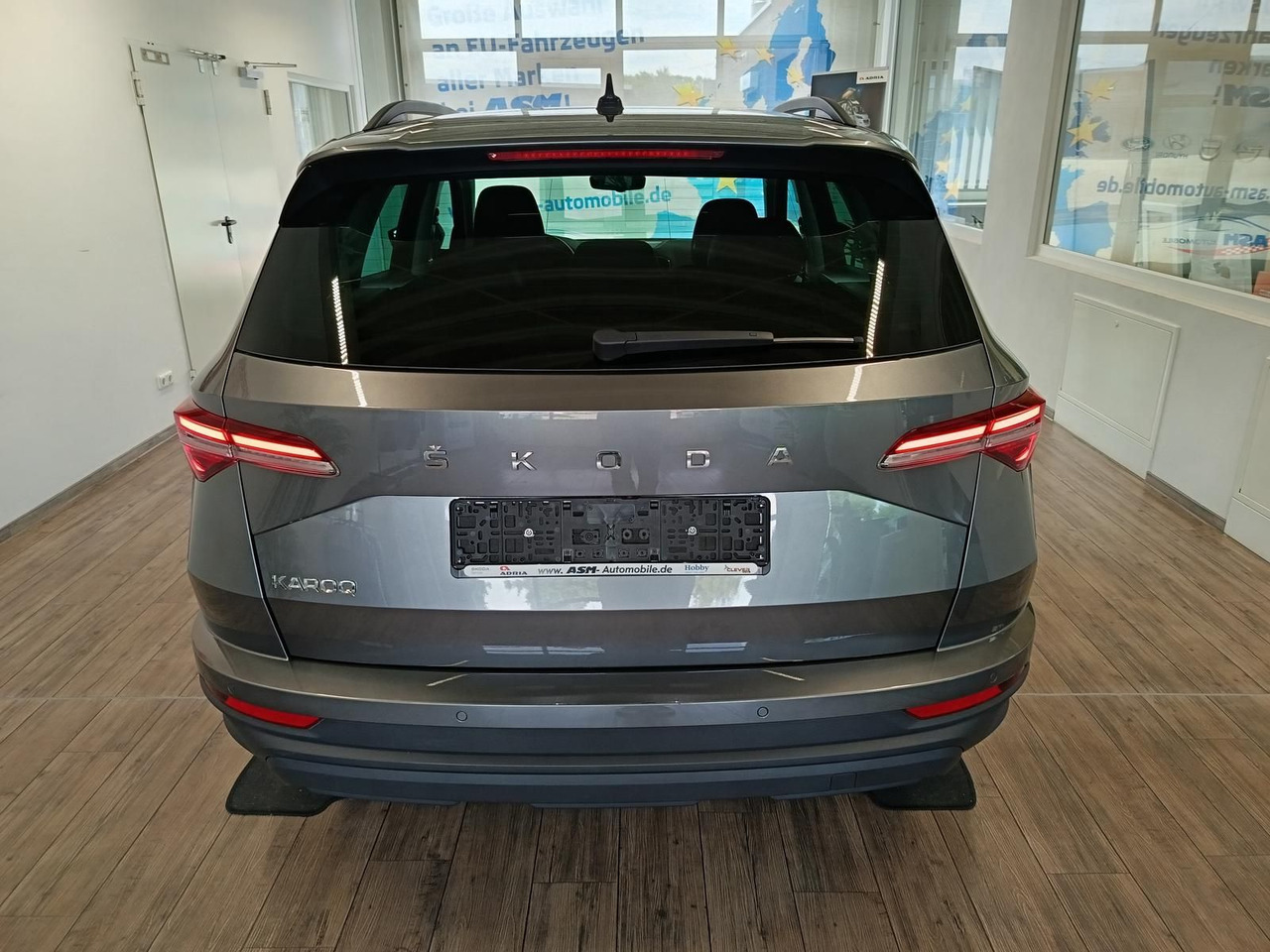Skoda Karoq Style 1,5TSI DSG*AHK-VORBER*NAVI*LED*R-KAM - SUV: obrázek 5 Skoda Karoq Style 1,5TSI DSG*AHK-VORBER*NAVI*LED*R-KAM - SUV: obrázek 5