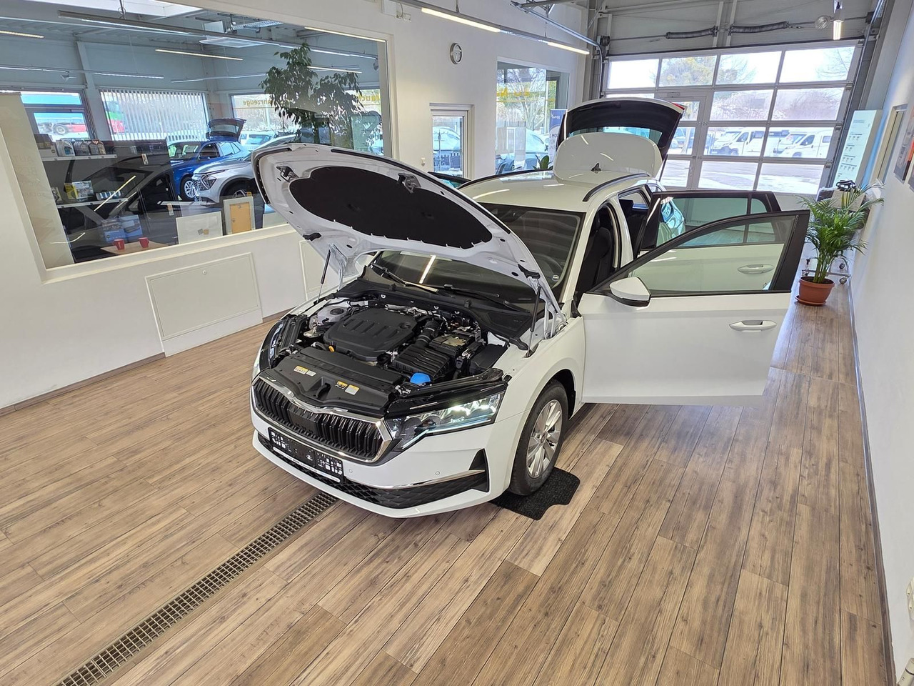 Skoda Octavia Combi Selection DSG*LED*ACC*WINTERPAKET* - Osobní auto: obrázek 2 Skoda Octavia Combi Selection DSG*LED*ACC*WINTERPAKET* - Osobní auto: obrázek 2