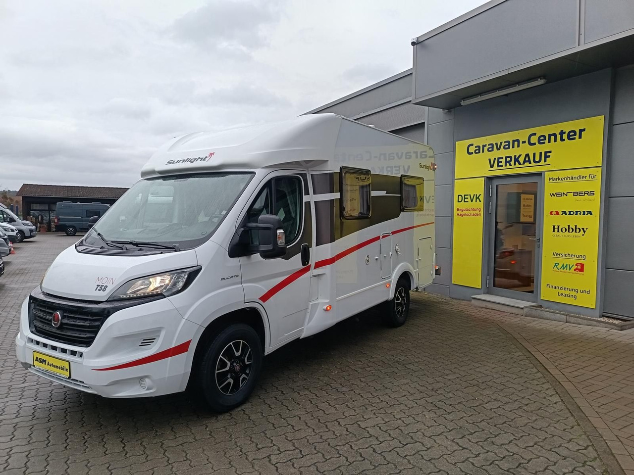 Sunlight T 58*MARKISE*SOLAR*SAT*TV*ROLLER TRÄGER - Polointegrovaný obytný vůz: obrázek 3 Sunlight T 58*MARKISE*SOLAR*SAT*TV*ROLLER TRÄGER - Polointegrovaný obytný vůz: obrázek 3