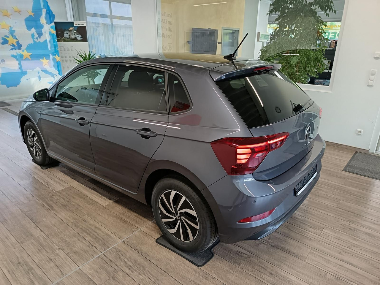 Volkswagen Polo Life 1.0 TSI 70kW DSG*LED*ACC*R-KAM*DAB*PDC - Osobní auto: obrázek 4 Volkswagen Polo Life 1.0 TSI 70kW DSG*LED*ACC*R-KAM*DAB*PDC - Osobní auto: obrázek 4