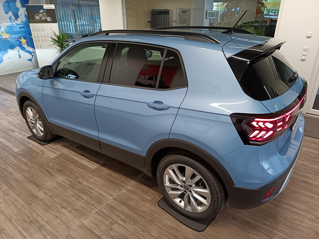 Volkswagen T-Cross Life 1.5 TSI DSG*AHK*MATRIX LED*ACC*SHZ* - SUV: obrázek 4 Volkswagen T-Cross Life 1.5 TSI DSG*AHK*MATRIX LED*ACC*SHZ* - SUV: obrázek 4