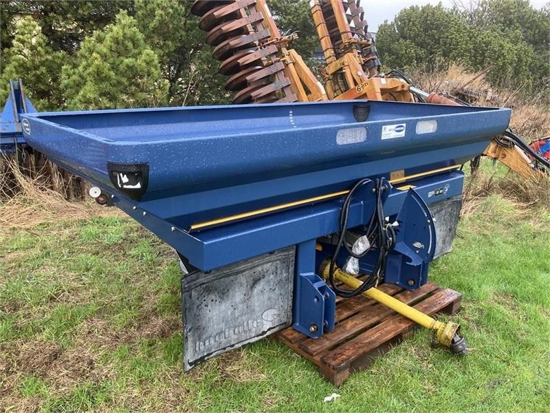 Bogballe M2 Med Calibrator Uniq - Rozmetadlo chlévské mrvy: obrázek 2 Bogballe M2 Med Calibrator Uniq - Rozmetadlo chlévské mrvy: obrázek 2