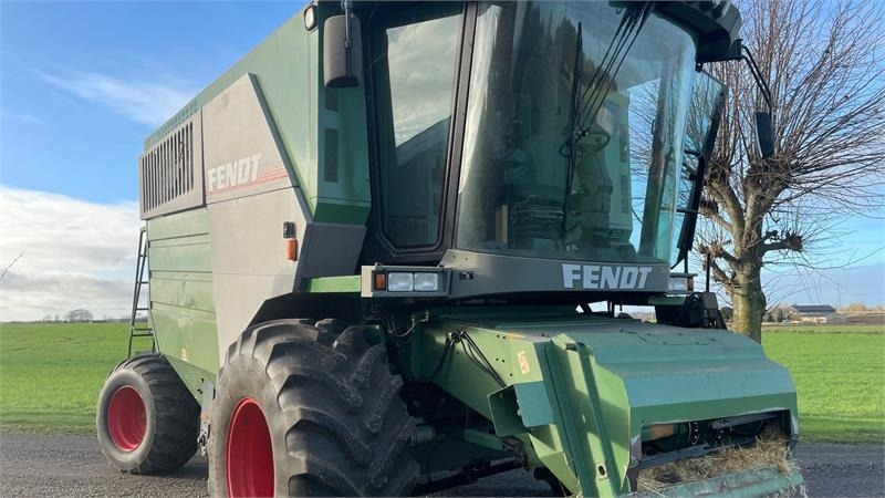 Fendt 6330 - Sklízecí mlátička: obrázek 2 Fendt 6330 - Sklízecí mlátička: obrázek 2