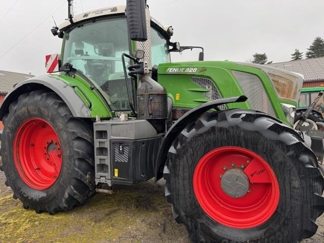 Fendt 828 Vario S4 Profi - Traktor: obrázek 2 Fendt 828 Vario S4 Profi - Traktor: obrázek 2
